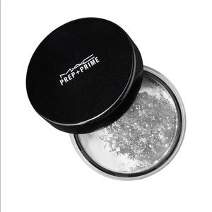 New MAC Prep + Prime Finishing Powder